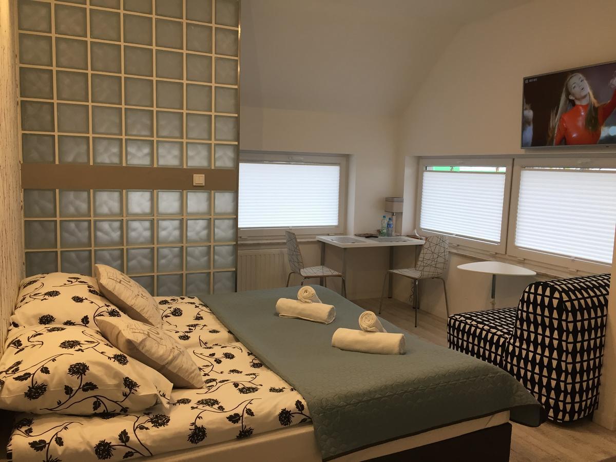 Q Apartamenty Mirkow Exteriör bild